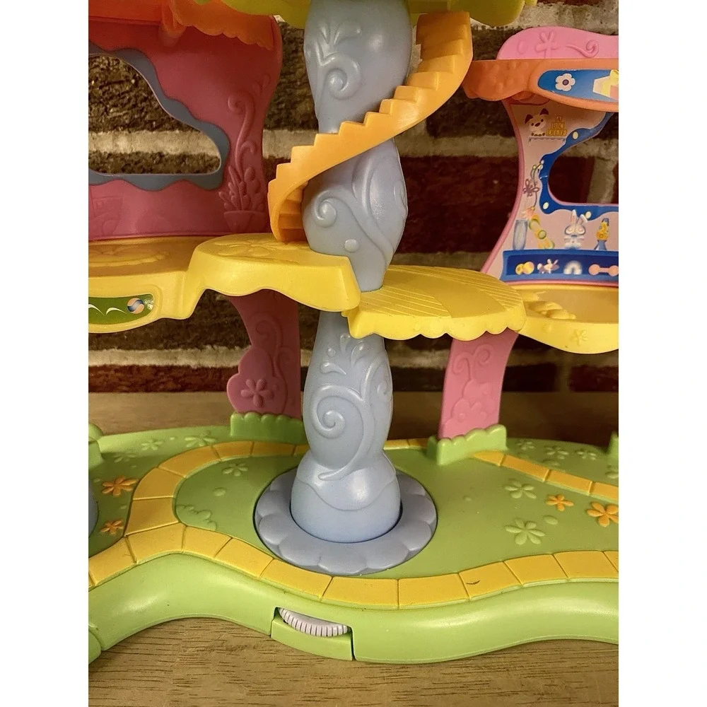 Littlest Pet Shop LPS Round N Round Pet Town Play Set Hasbro Incomplete